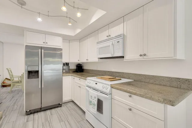 $649,000 | 3824 Southeast Fairway East, Stuart, FL 34997