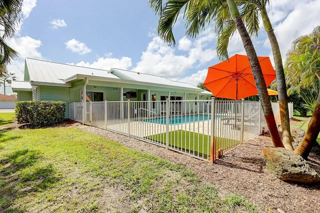 $649,000 | 3824 Southeast Fairway East, Stuart, FL 34997