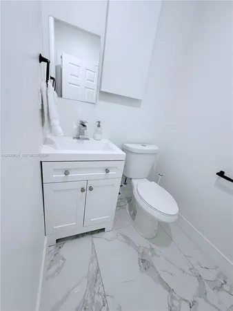 $4,999 | 11020 Southwest 42nd Terrace, Miami, FL 33165