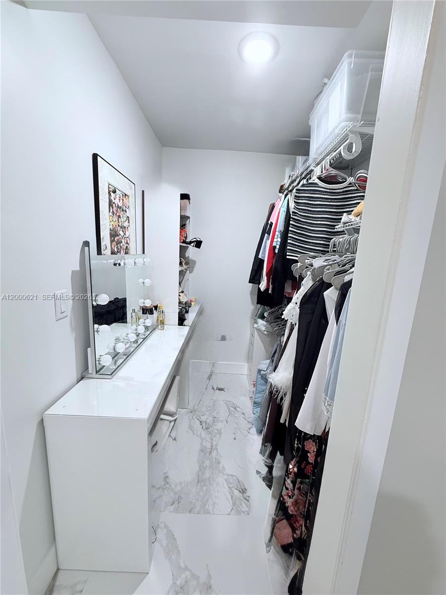 11020 Southwest 42nd Terrace Miami, FL 33165 - Photo 16 of 22