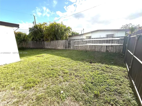 $4,999 | 11020 Southwest 42nd Terrace, Miami, FL 33165