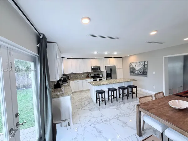 $4,999 | 11020 Southwest 42nd Terrace, Miami, FL 33165