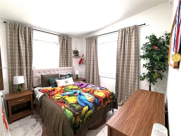 $4,999 | 11020 Southwest 42nd Terrace, Miami, FL 33165