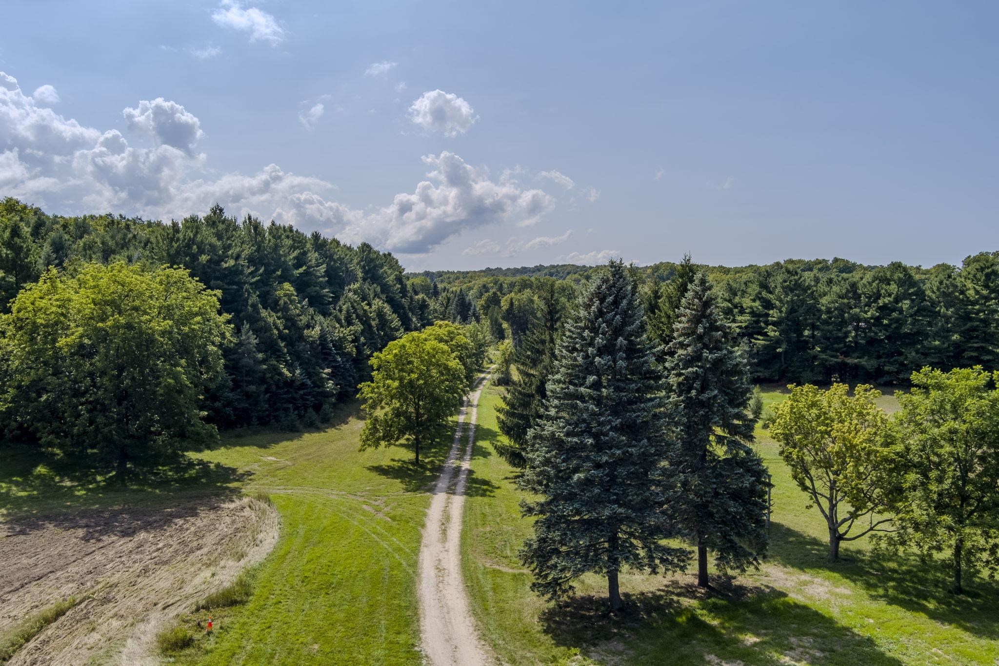 8010 East Horn Road Suttons Bay, MI 49682 - Photo 4 of 24 Gallery Image 4