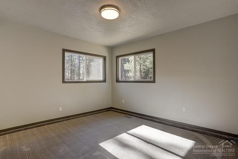 15851 Dawn Road La Pine, OR 97739 - Photo 9 of 24 Gallery Image 9