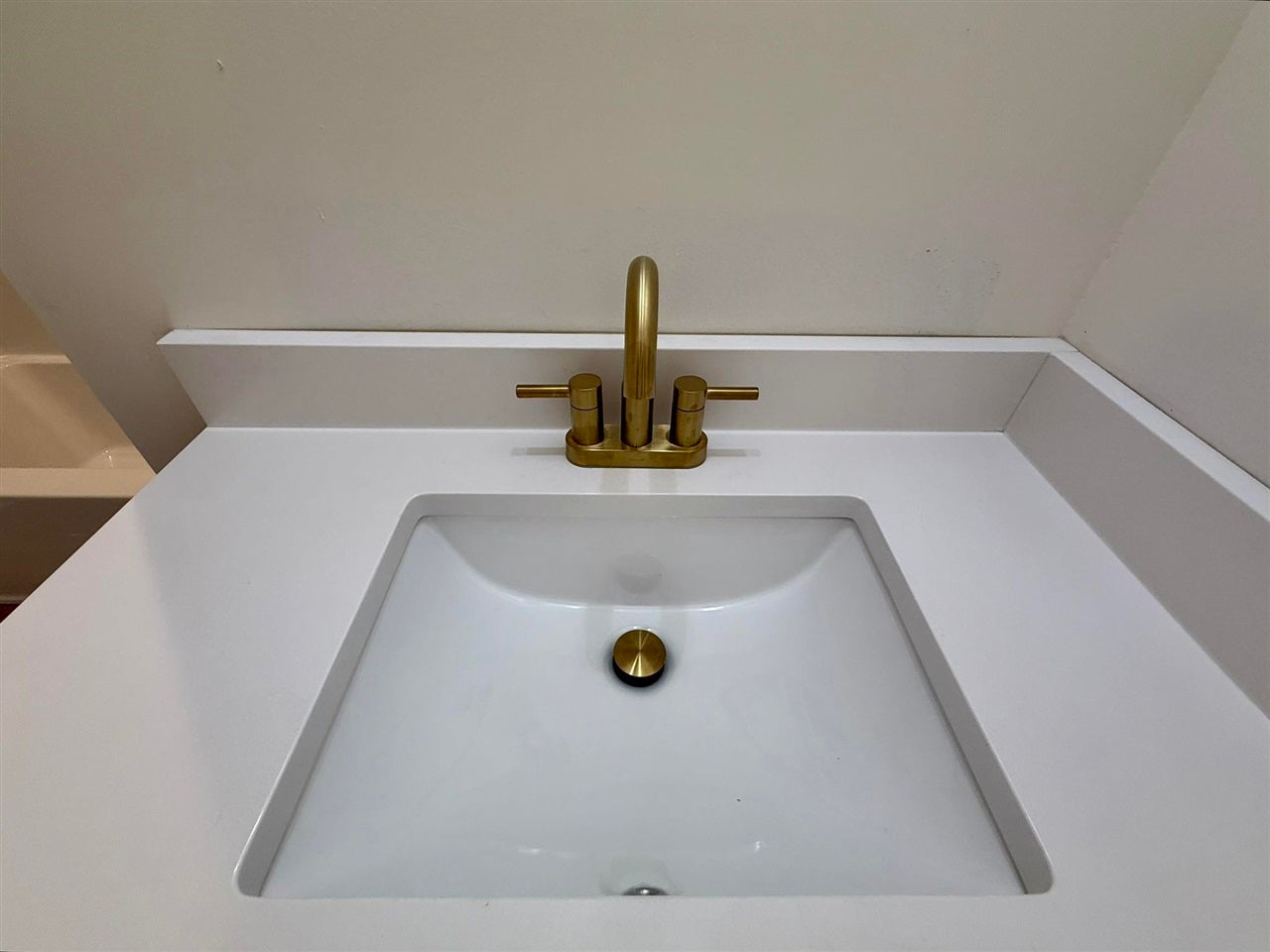 6819 Dripping Springs Road Smiths Grove, KY 42171 - Photo 14 of 22 Gallery Image 14