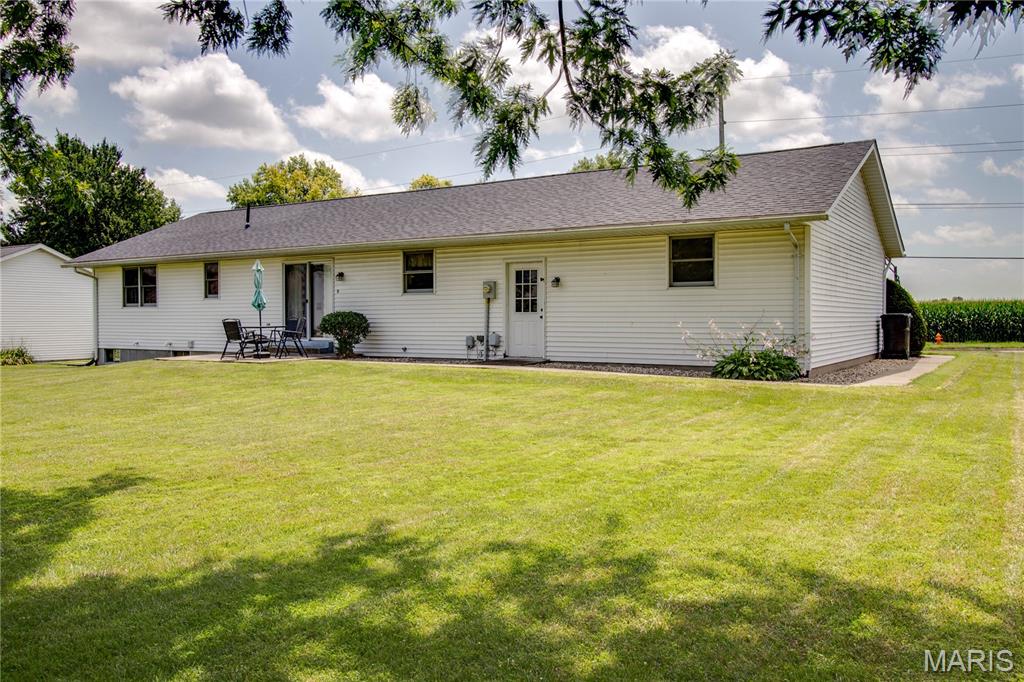 1217 West County Road Jerseyville, IL 62052 - Photo 34 of 35