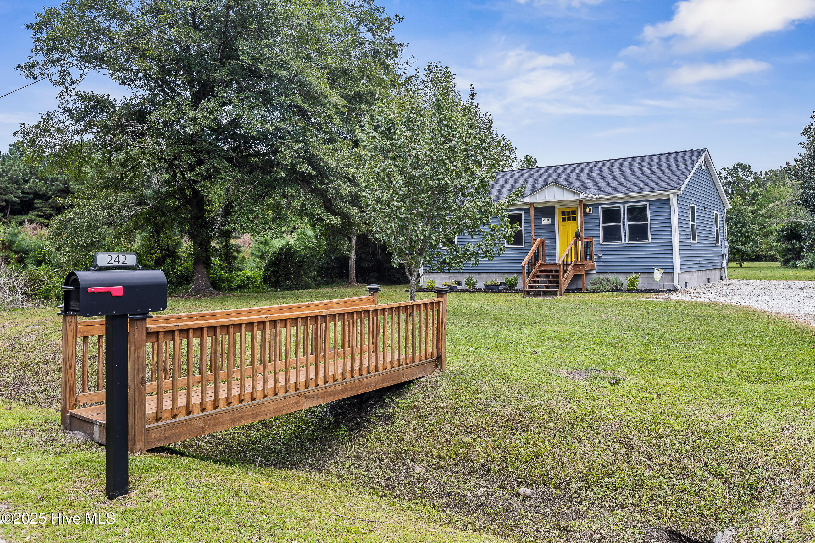 242 Walton Road Midway Park, NC 28544 - Photo 4 of 24 04