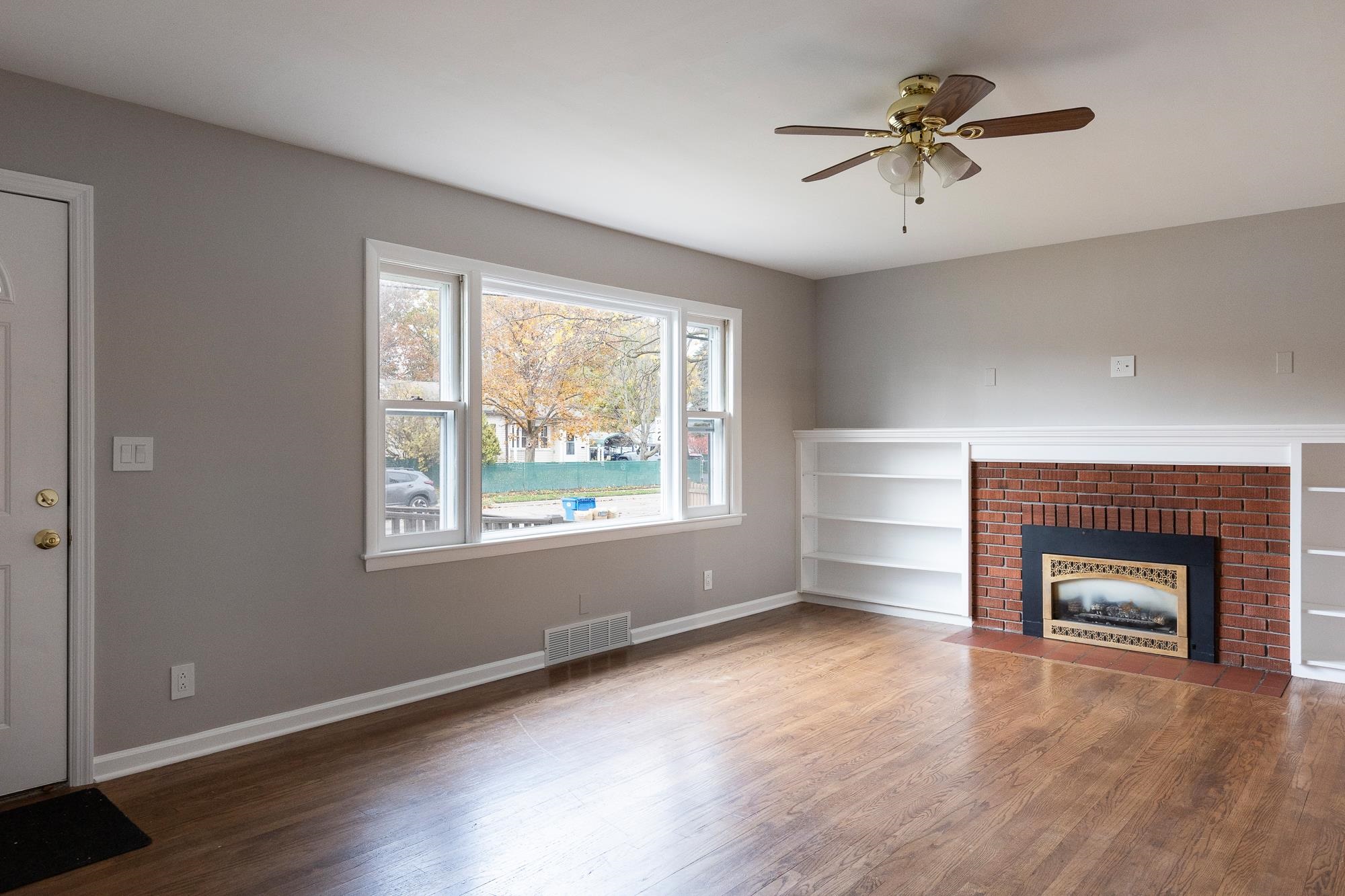 149 Shore Road Burlington, VT 05408 - Photo 2 of 35