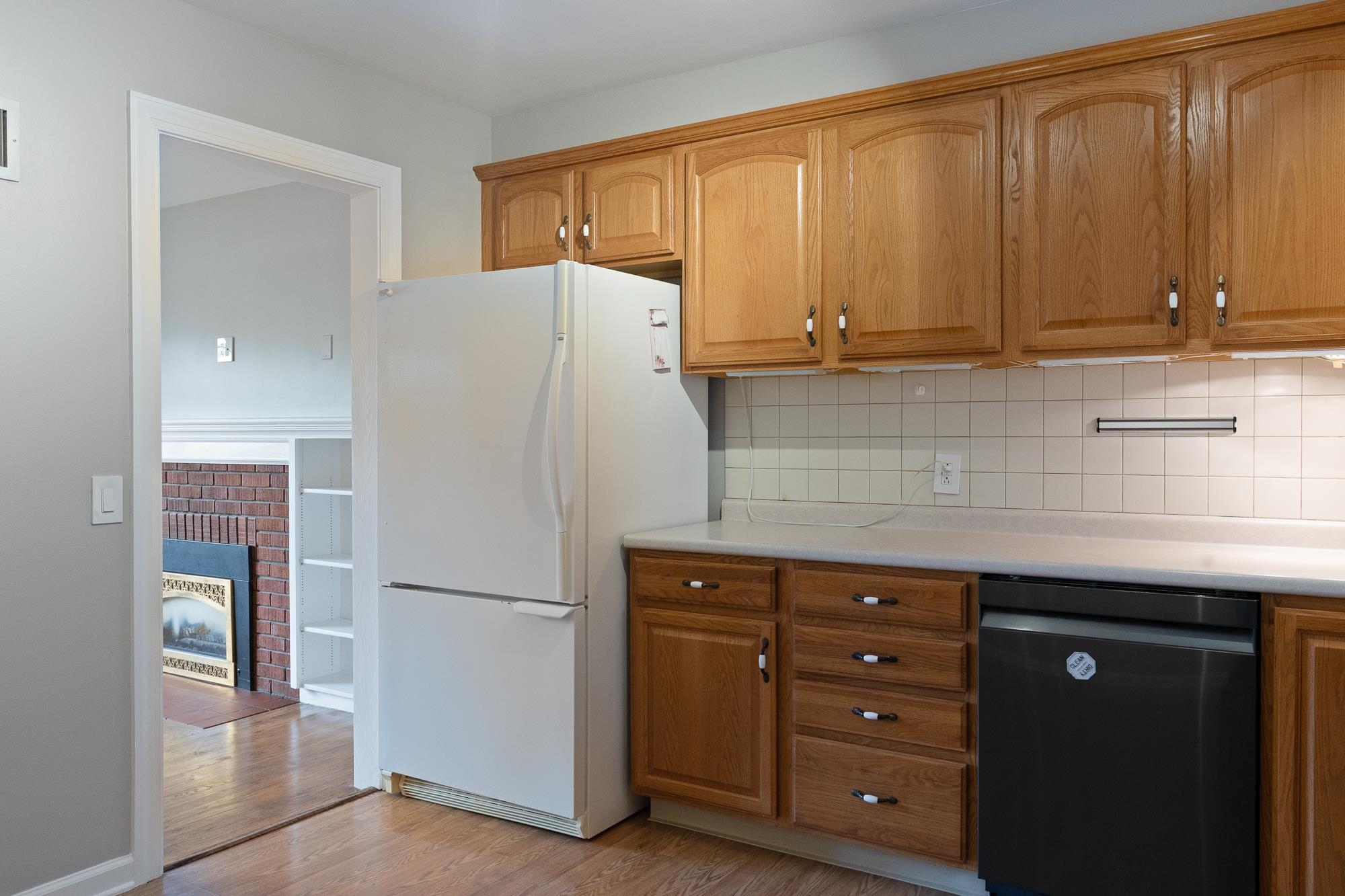 149 Shore Road Burlington, VT 05408 - Photo 4 of 35