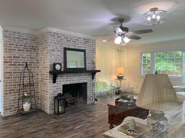 102 Norton Road Oak Ridge, TN 37830 - Photo 8 of 32 Liv Rm w/exposed brick