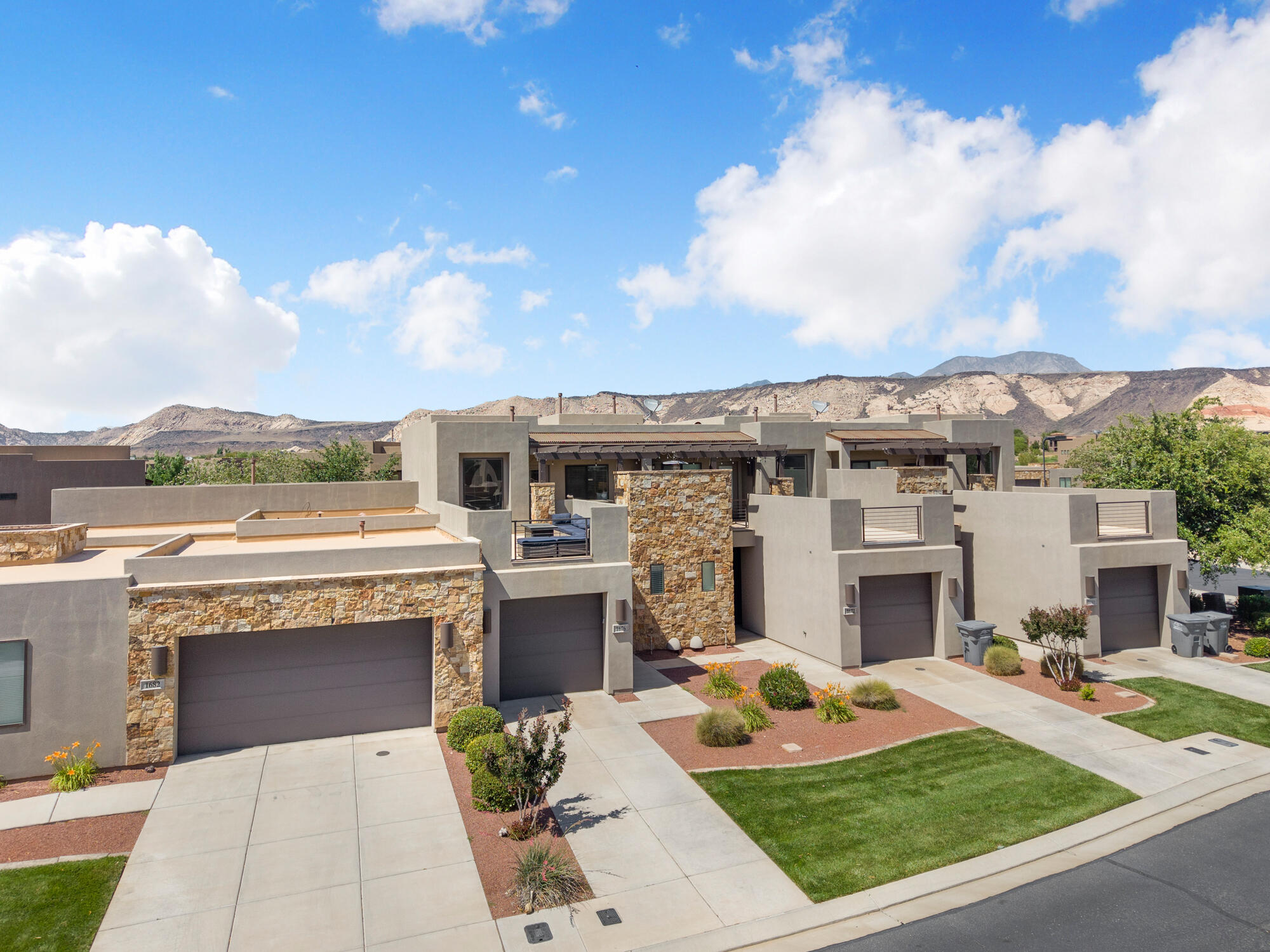 1676 Escapes Drive St. George, UT 84770 - Photo 3 of 38 Aerial street