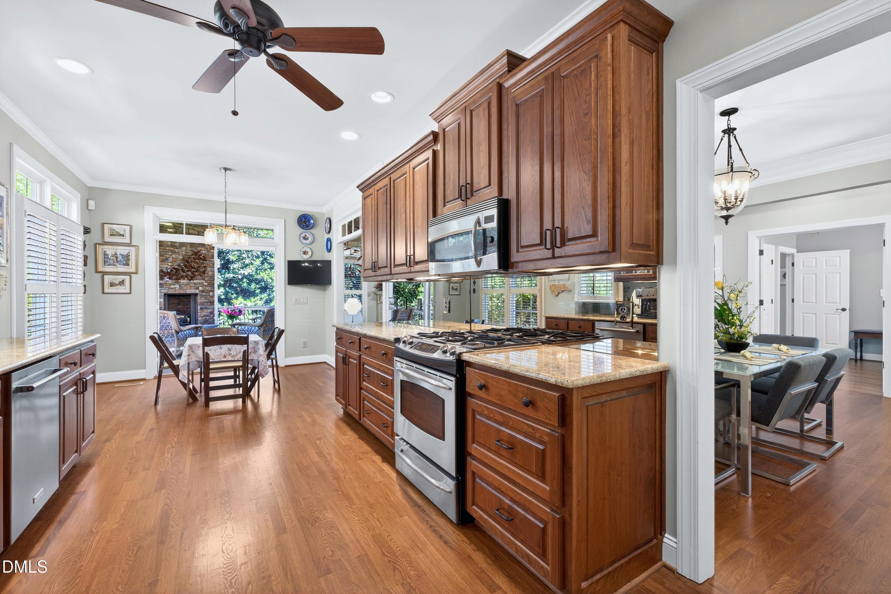 1017 Wedgeland Drive Raleigh, NC 27615 - Photo 14 of 46 WScene-25