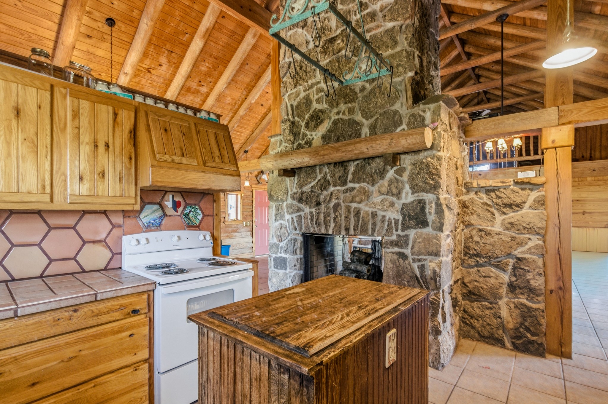 6347 Old Goliad Road Goliad, TX 77963 - Photo 12 of 42 a utility room with dryer and washer