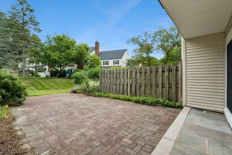 $465,000 | 46 Pembroke Drive, Mendham, NJ 07945