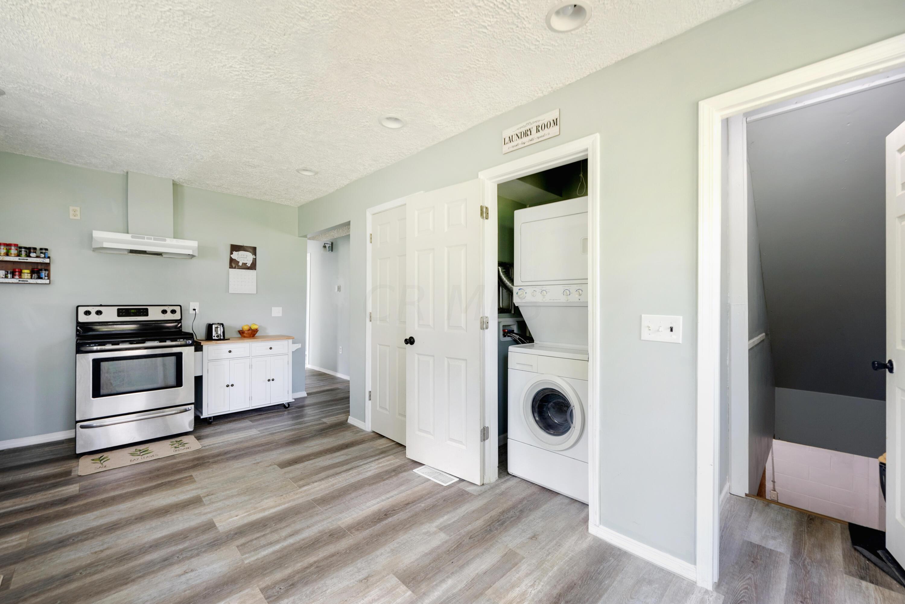 937 Sportsman Club Road Northwest Newark, OH 43055 - Photo 12 of 45 Kitchen