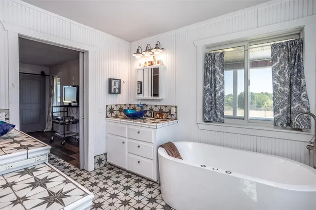 $1,695,000 | 2473 Oil City Road, Wilson, OK 73463