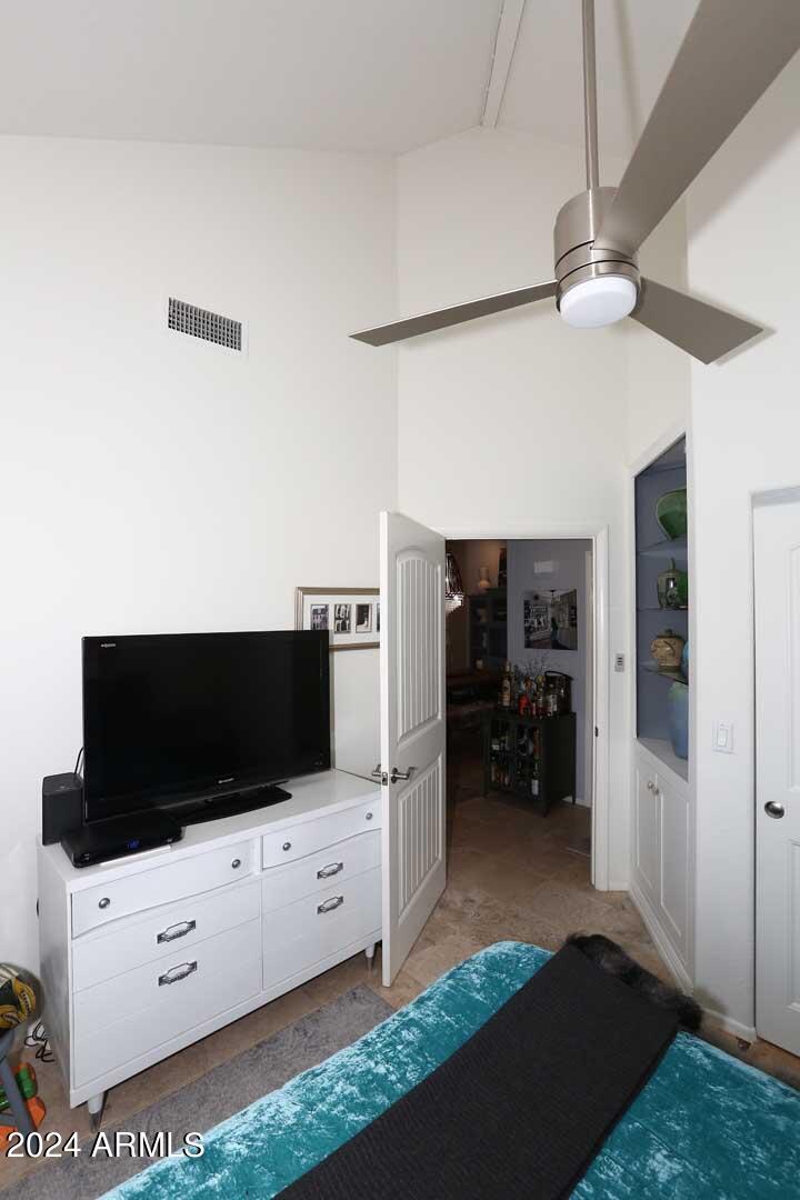 7710 East Gainey Ranch Road, Unit 229 Scottsdale, AZ 85258 - Photo 20 of 49 Guest Bedroom-Vaulted Ceiling