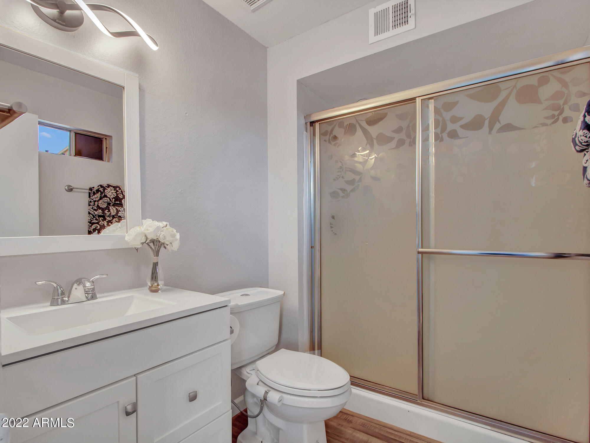 7300 West Hatcher Road Peoria, AZ 85345 - Photo 21 of 36 Master Bathroom