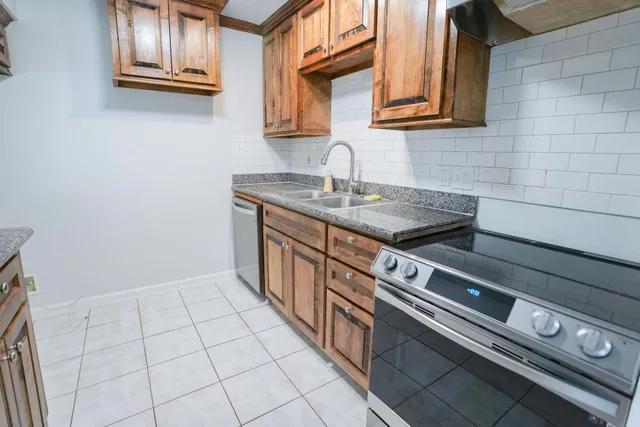 $179,999 | 1255 Witte Road, Unit 17, Houston, TX 77055