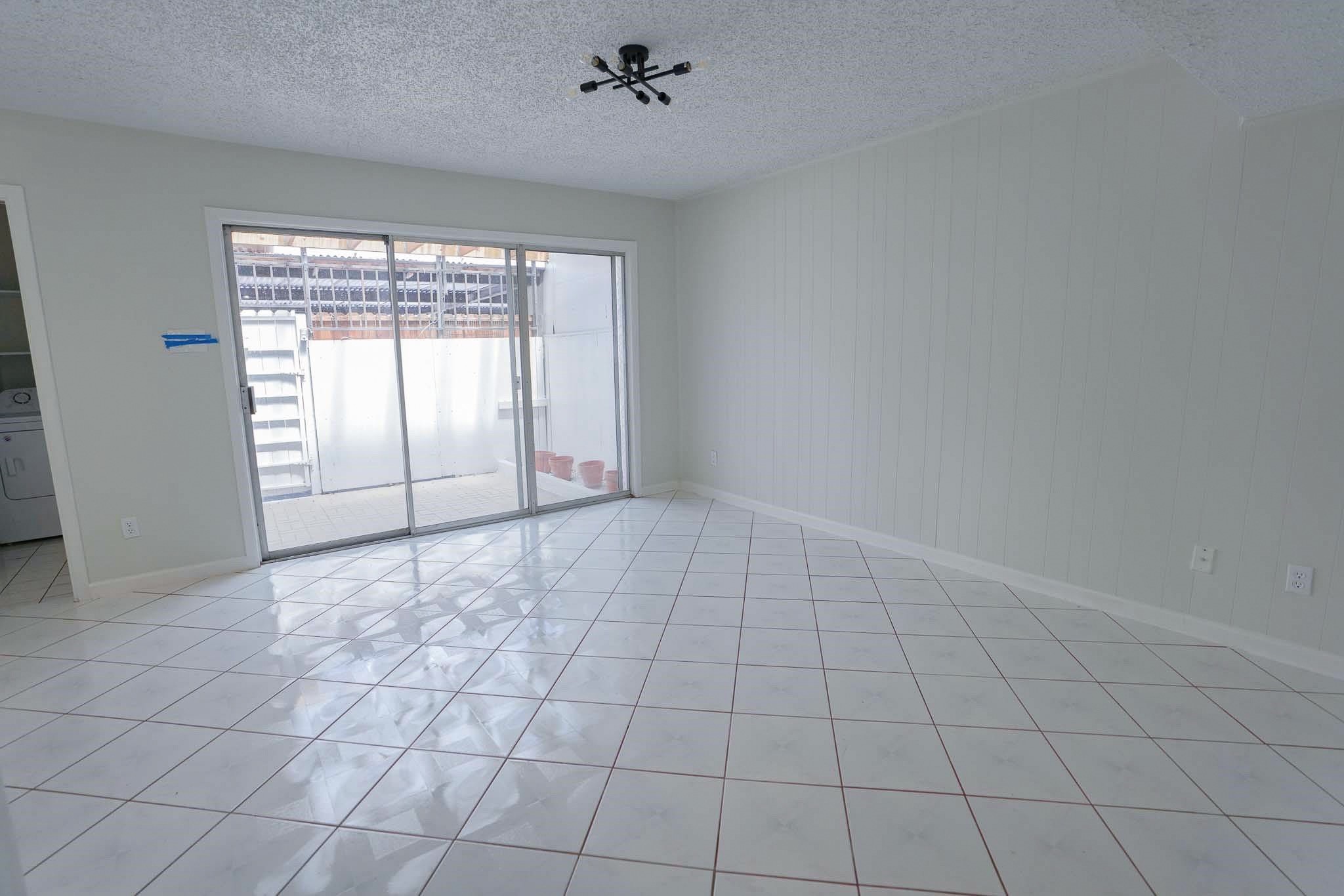 1255 Witte Road, Unit 17 Houston, TX 77055 - Photo 9 of 17 Dining area