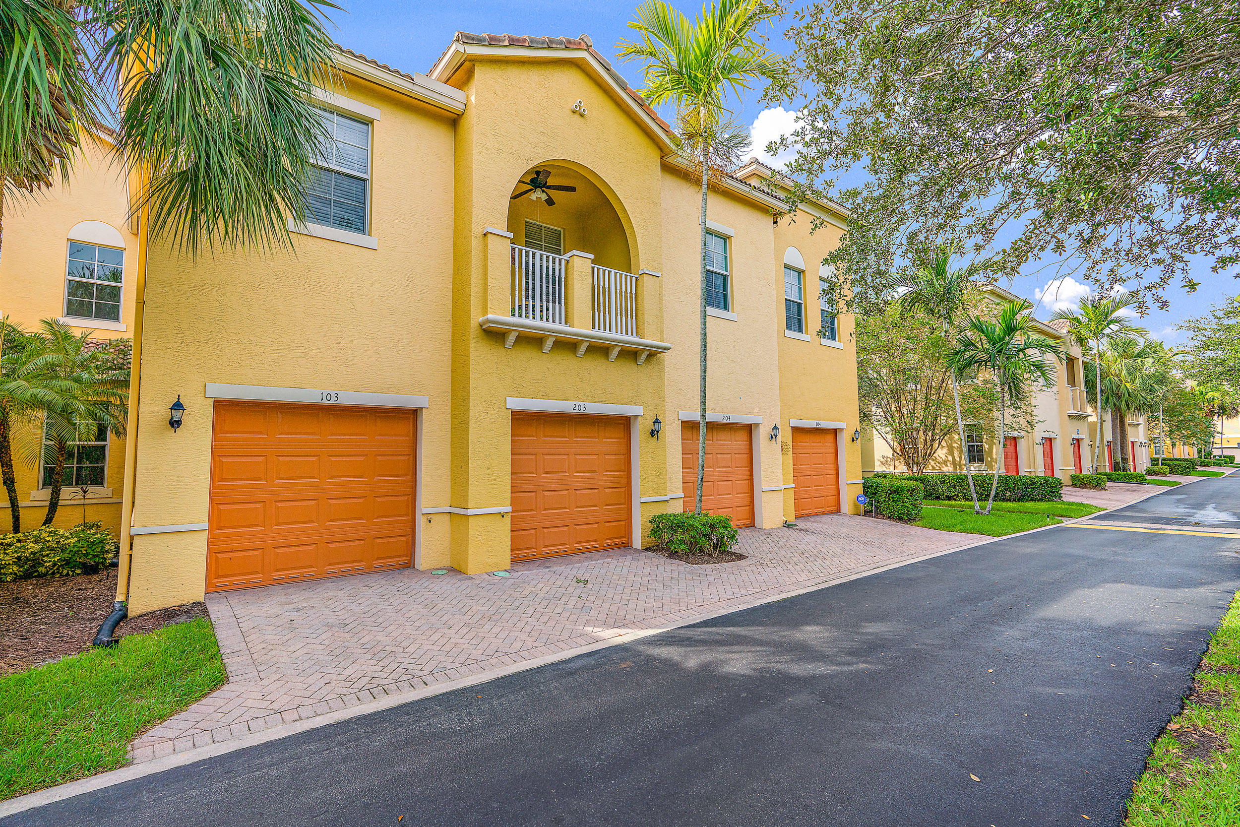 127 Seagrape Drive, Unit 203 Jupiter, FL 33458 - Photo 15 of 19 Exterior Back