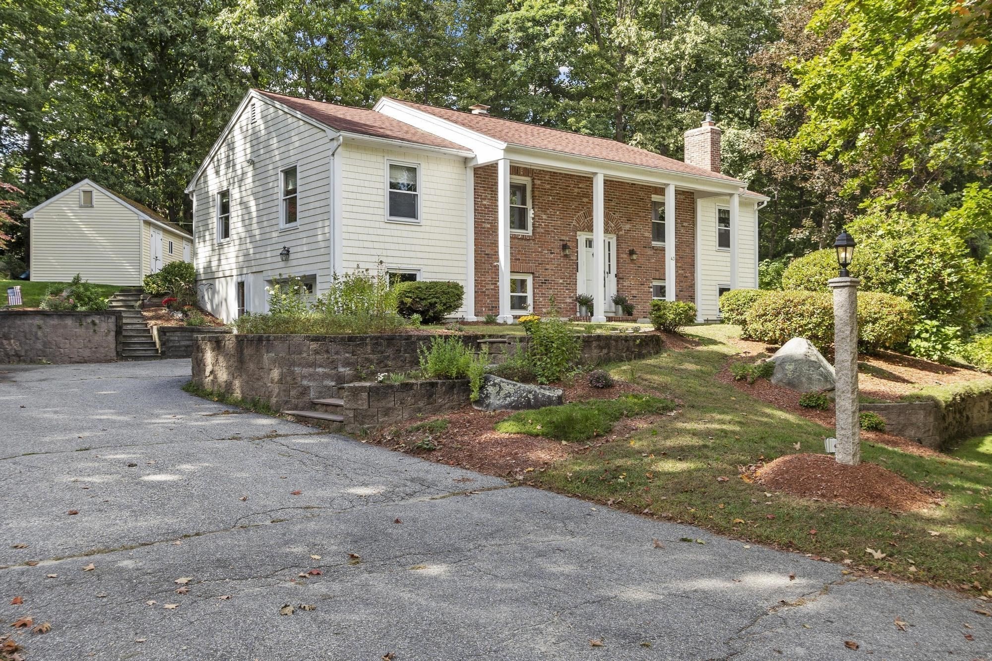 43 Windy Ridge Road Holden, MA 01522 - Photo 1 of 42 Gallery Image 1