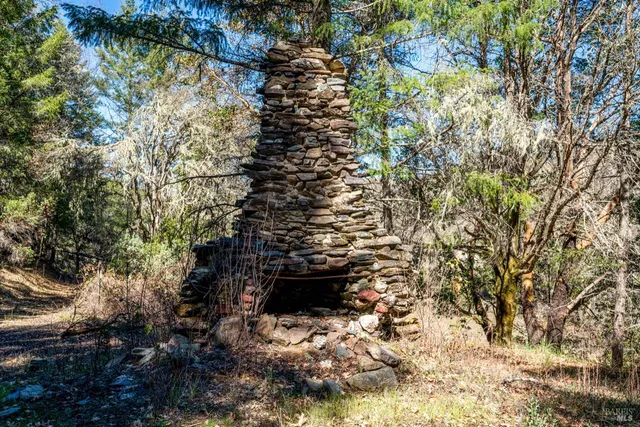 $1,299,000 | 18574 Tomki Road, Willits, CA 95490