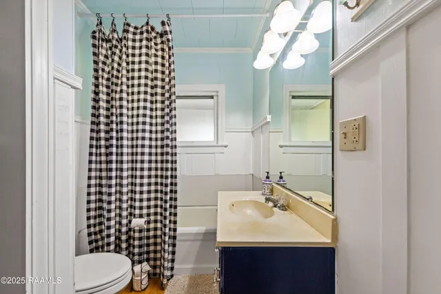 $170,000 | 208 South Guegnon Street, Abbeville, LA 70510