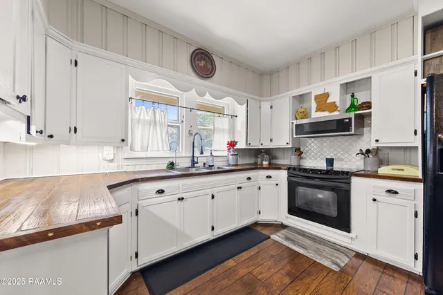 $170,000 | 208 South Guegnon Street, Abbeville, LA 70510