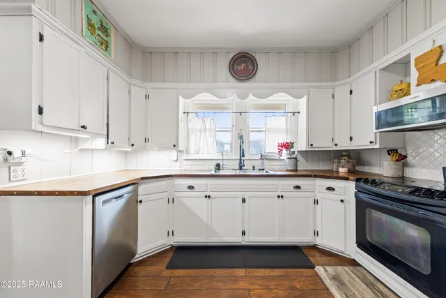 $170,000 | 208 South Guegnon Street, Abbeville, LA 70510