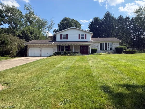 $239,900 | 3066 Lake Center Street Northwest, Uniontown, OH 44685