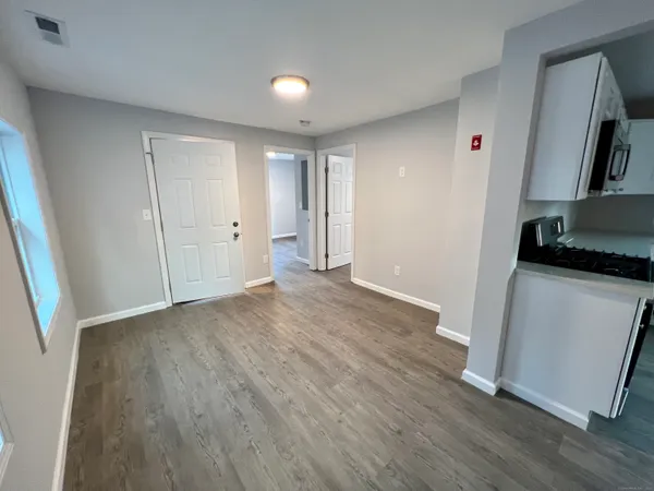 $2,125 | 415 Hollister Avenue, Bridgeport, CT 06607