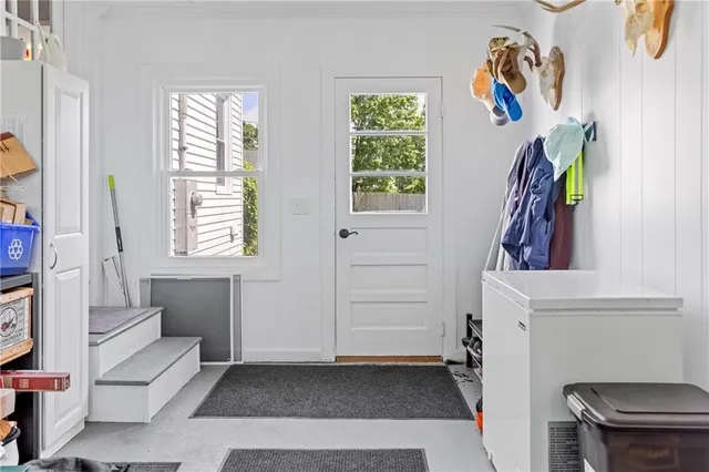 $3,200 | 96 Jo Anne Avenue, Portsmouth, RI 02871