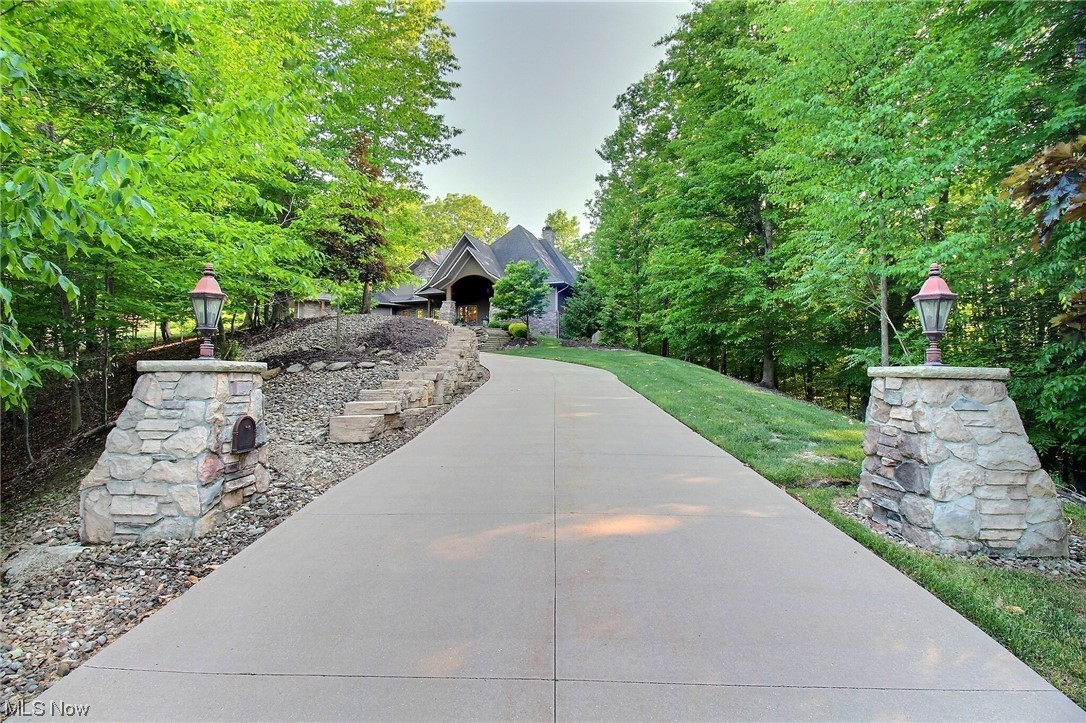 17797 Falling Water Road Strongsville, OH 44136 - Photo 18 of 18 Gallery Image 18