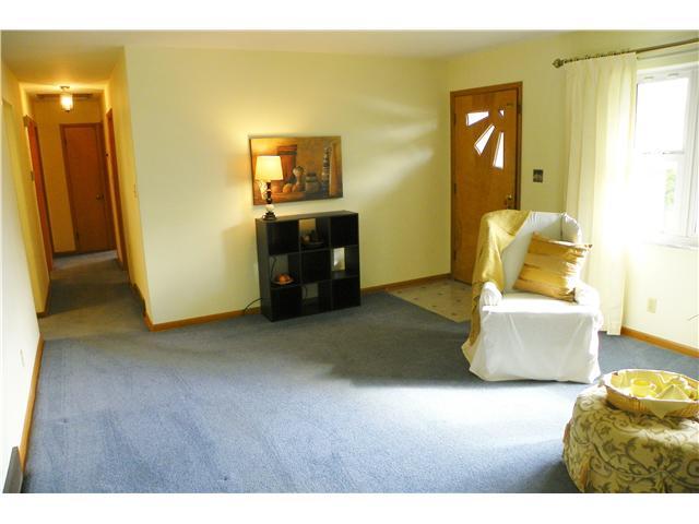 4515 Blythe Road Columbus, OH 43224 - Photo 4 of 24 Gallery Image 4