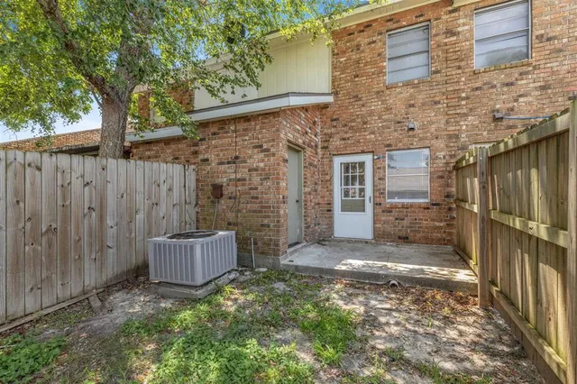 $128,500 | 1860 South Tallowood Drive, Unit C, Lake Charles, LA 70605