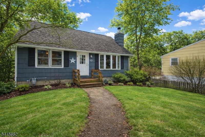 27 Condict Road Landing, NJ 07850 - Photo 3 of 34