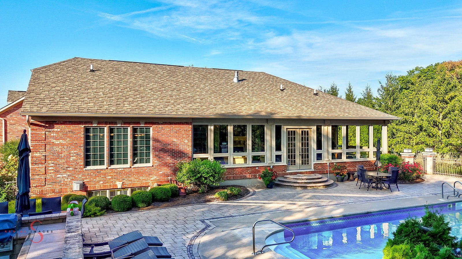 2951 East 1489th Road Ottawa, IL 61350 - Photo 42 of 55 a front view of a house with garden