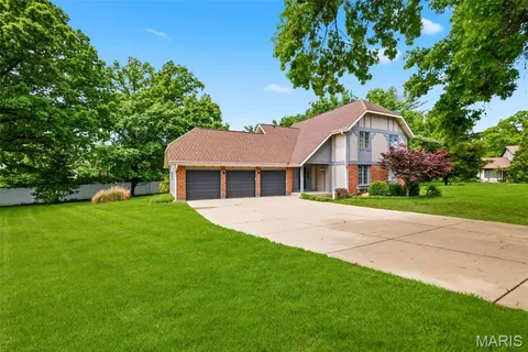 $679,900 | 15693 Dresden Lake Court, Chesterfield, MO 63017