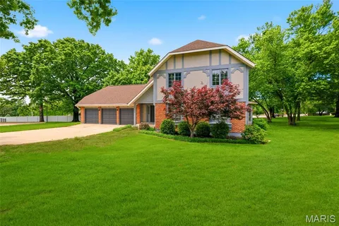 $679,900 | 15693 Dresden Lake Court, Chesterfield, MO 63017