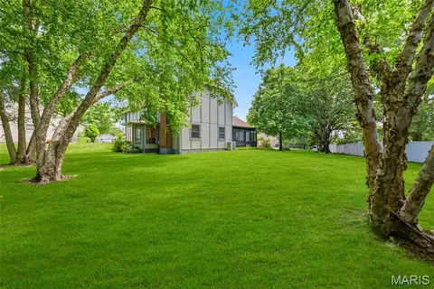 $679,900 | 15693 Dresden Lake Court, Chesterfield, MO 63017