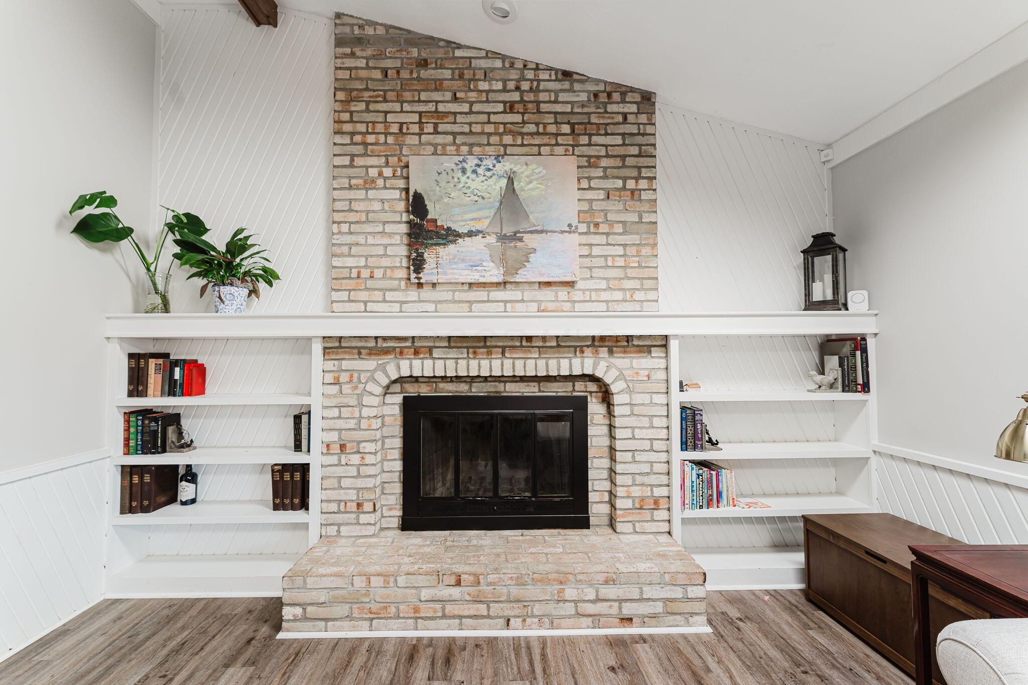 1015 Pine View Road Westerville, OH 43081 - Photo 16 of 44 Family Room