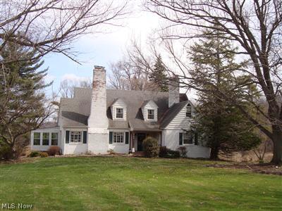 707 North Road Southeast Warren, OH 44484 - Photo 1 of 1 This unique 4 bedroom home sits on 5 acres. There is also a guest house on the property.