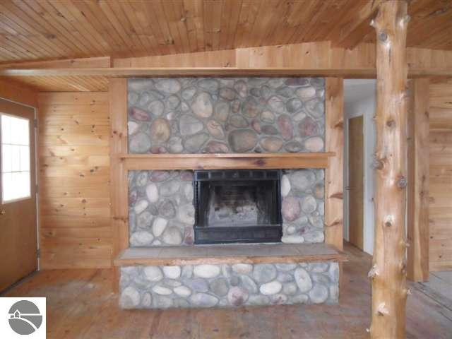 8728 West Arnold Road Manton, MI 49663 - Photo 5 of 11 1723139-4.JPG