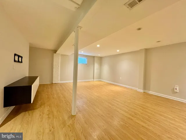 $3,950 | 3912 19th Street South, Arlington, VA 22204