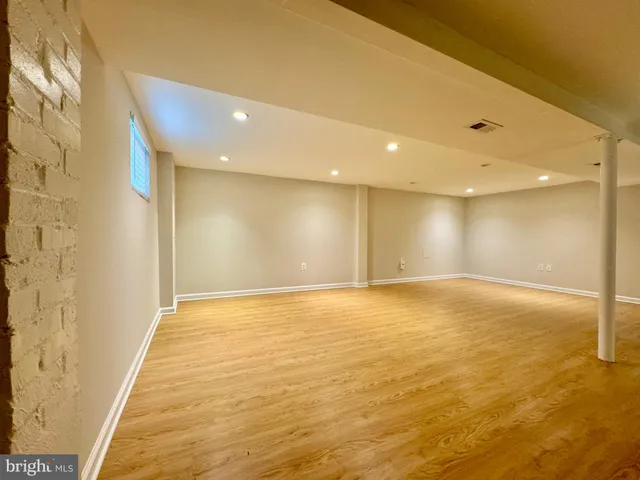 $3,950 | 3912 19th Street South, Arlington, VA 22204