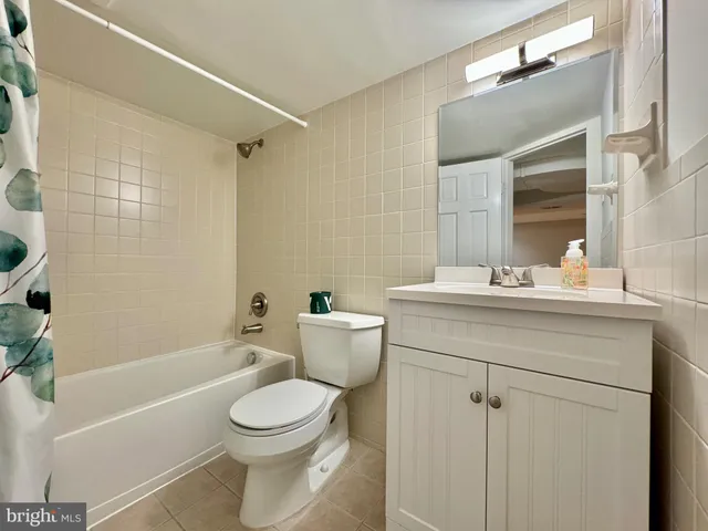 $3,950 | 3912 19th Street South, Arlington, VA 22204