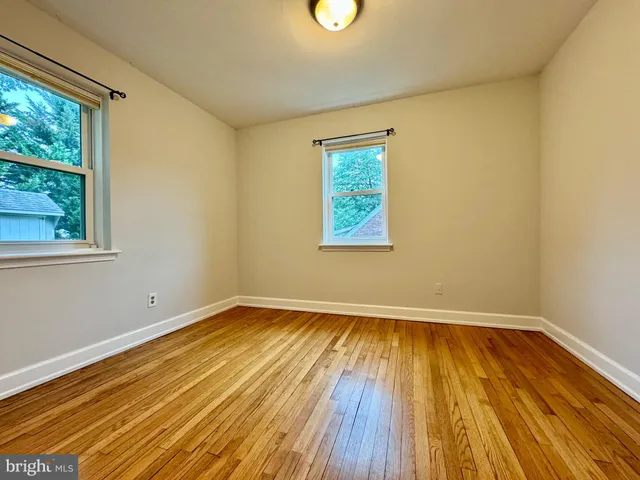 $3,950 | 3912 19th Street South, Arlington, VA 22204