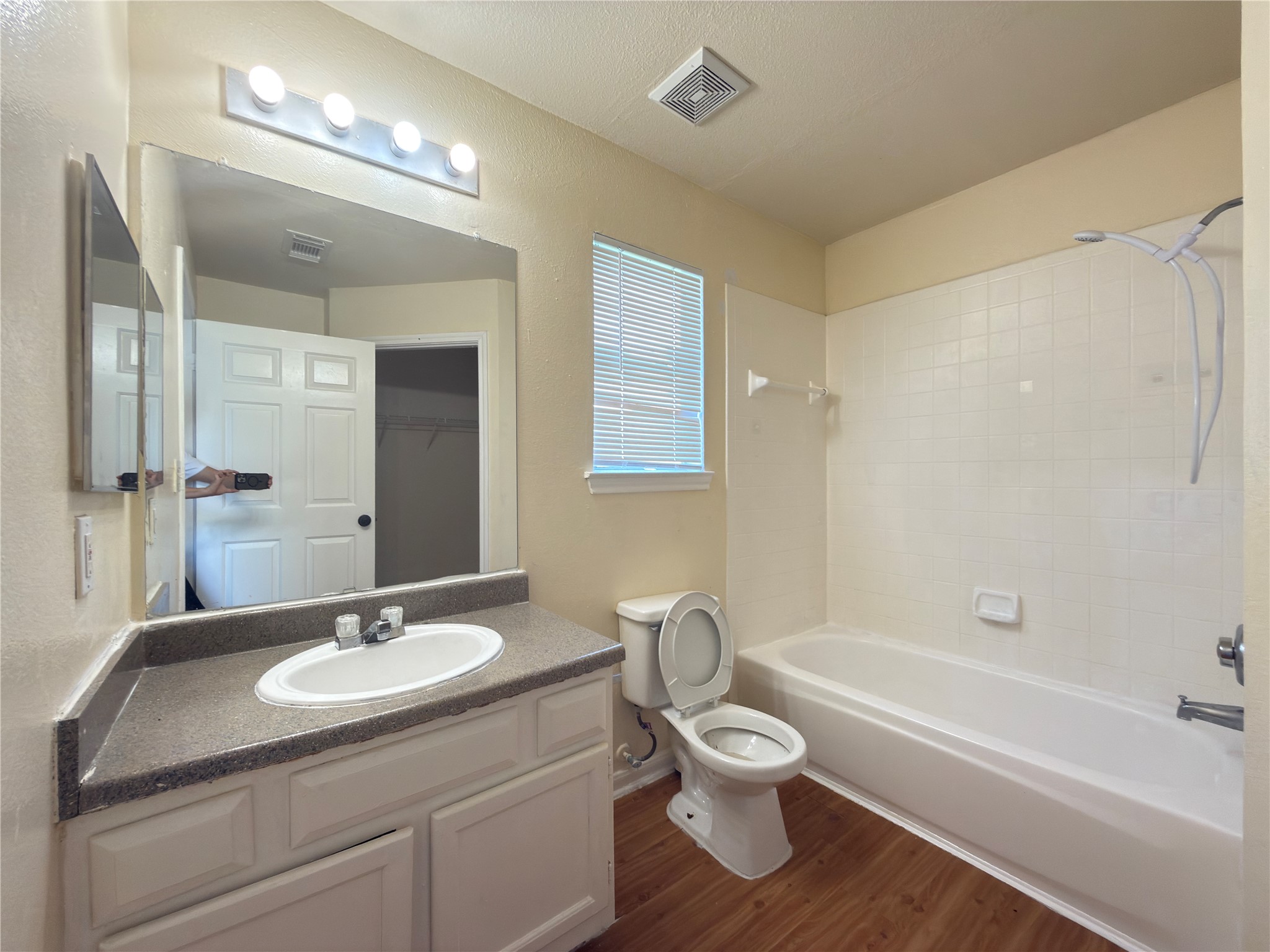 15743 Ridgegate Road Houston, TX 77053 - Photo 14 of 16